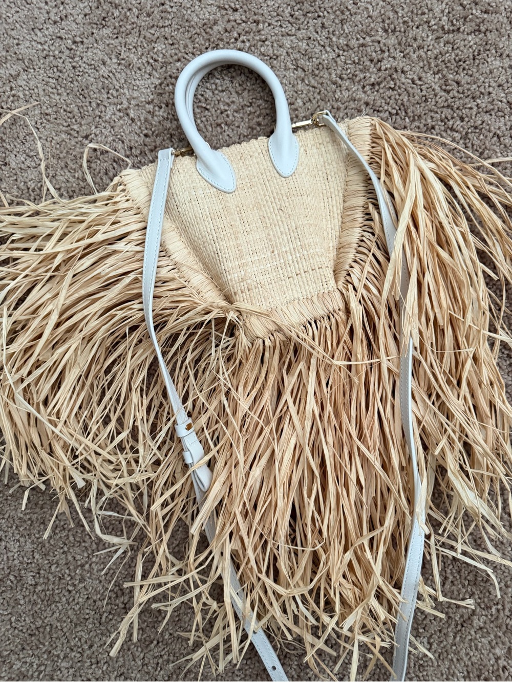 Jacquemus Natural Raffia Fringe Tote with White Leather Handles - Picture 2 of 5